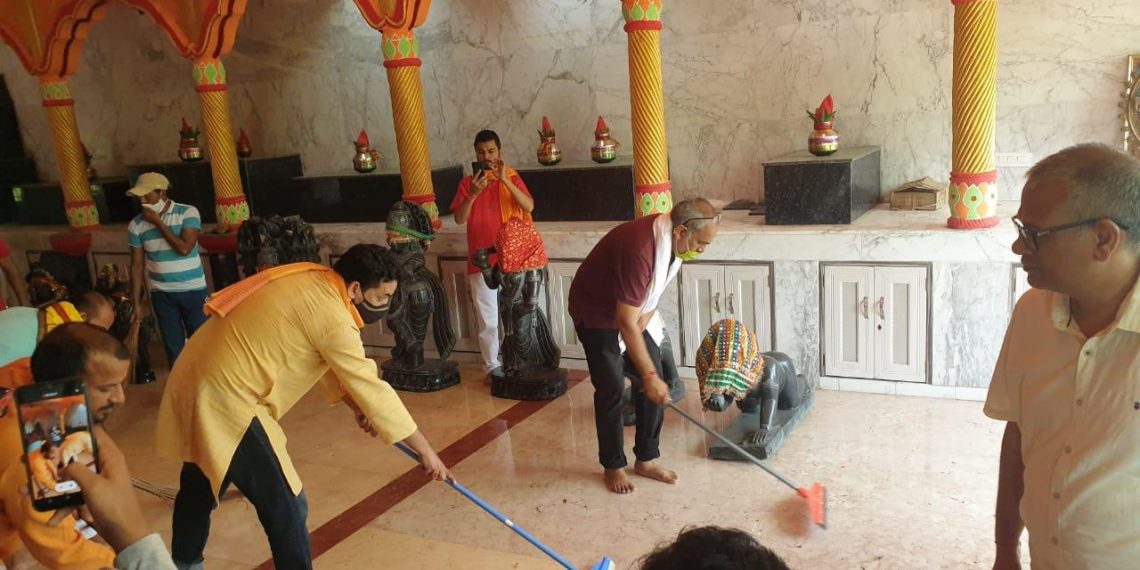 मंदिर स्वच्छता सेवा अभियान