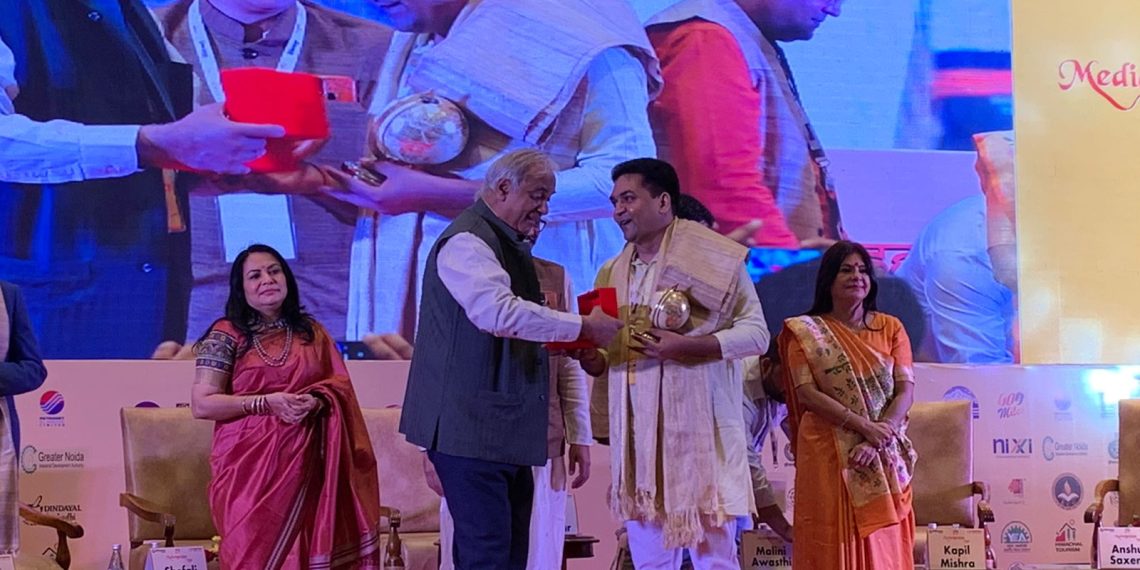 पाञ्चजन्य मिडिया पंचायत महामंथन के मुख्य वक्ता के रूप में सम्मानित।