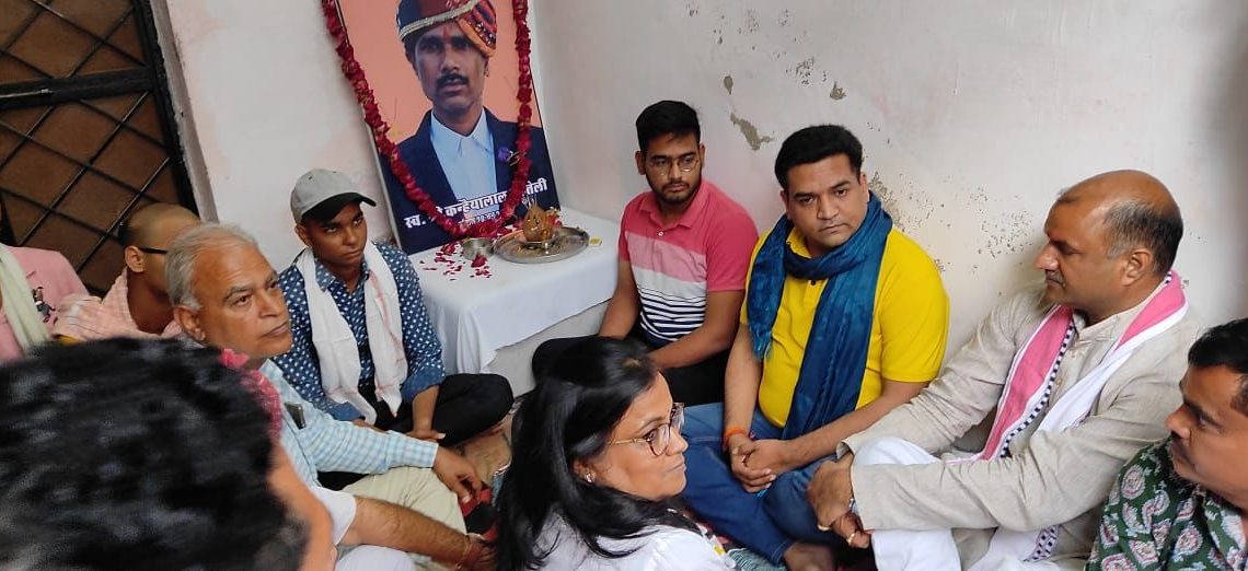 घायल श्री ईश्वर गौड़ जी से उदयपुर अस्पताल में मुलाकात किया।