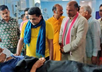 घायल श्री ईश्वर गौड़ जी से उदयपुर अस्पताल में मुलाकात किया।